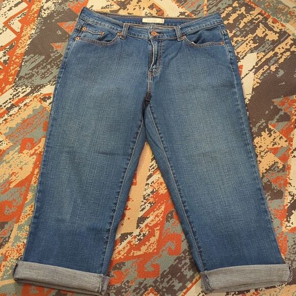 Levi's Jeans 515 Women Capri Cropped Mid Rise Zip Fly Size 10 - Picture 1 of 9